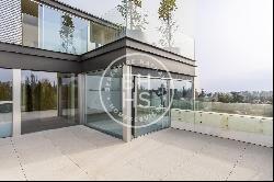 280 sqm luxury flat with pool and terrace for sale in Conde Orga, Madrid 28043