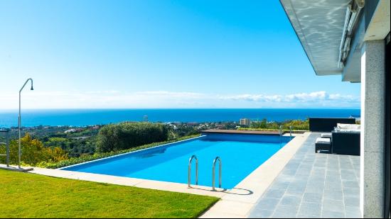 Modern villa with panoramic sea views in Los Altos de Los Monter, Marbella 29603