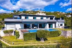 Modern villa with panoramic sea views in Los Altos de Los Monter, Marbella 29603