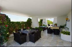 Private family villa with sea views in the exclusive residential, Marbella 29603