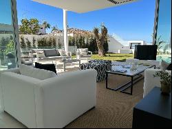 Modern villa in an brand-new development of only 8 luxury homes , Marbella 29600