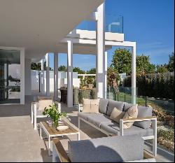 Modern villa in an brand-new development of only 8 luxury homes , Marbella 29600