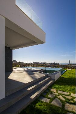 Villa for sale in Málaga, Málaga, El Limonar, Málaga 29016