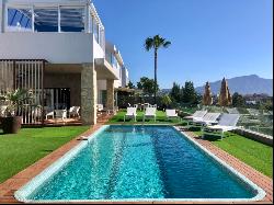 Renovated frontline golf villa in Nueva Atalaya, Benahavis, Estepona 29680