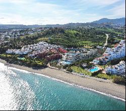 Exclusive off-plan beachfront luxury duplex apartment with priva, Estepona 29680