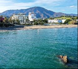 Exclusive off-plan beachfront luxury duplex apartment with priva, Estepona 29680