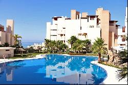 Exclusive ground-floor apartment in a beachfront complex in Este, Estepona 29680