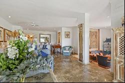 Large charming duplex ground floor apartment in a privileged fro, Marbella 29604