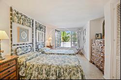 Large charming duplex ground floor apartment in a privileged fro, Marbella 29604