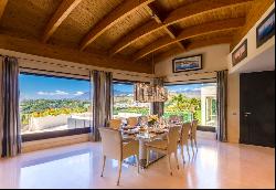 Impressive Villa with panoramic sea and golf views in Los Flamin, Benahavis 29679