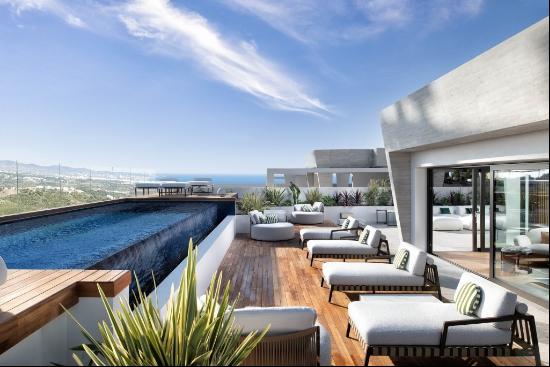 Spectacular double duplex penthouse in an off-plan development o, Marbella 29602