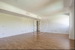 126 sqm flat with pool and views for sale in Encinar de los Reye, Madrid 28055