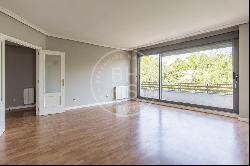 105 sqm flat with pool and views for sale in Encinar de los Reye, Madrid 28055