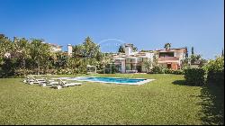 Family villa and adjoining plot ideal as a investment in Haciend, Marbella 29604