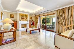 Refined Mediterranean Family Villa with High-End Features in El , Marbella 29604