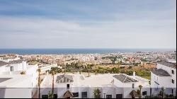 Spectacular duplex penthouse in a brand-new development of 237 l, Estepona 29680