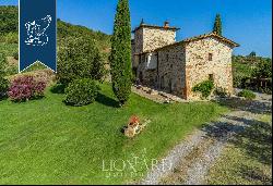 Luxurious Tuscan estate with park and pool in the heart of Siena's Chianti Classico area