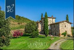 Luxurious Tuscan estate with park and pool in the heart of Siena's Chianti Classico area