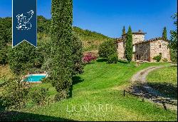 Luxurious Tuscan estate with park and pool in the heart of Siena's Chianti Classico area