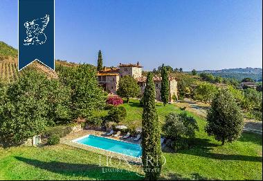 Luxurious Tuscan estate with park and pool in the heart of Siena's Chianti Classico area