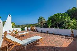 Captivating country house with pool near Mahón, Menorca, for holiday rental.