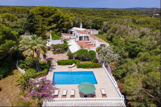 Captivating country house with pool near Mahon, Menorca, for holiday rental.