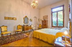 Exquisite apartment in a historic villa