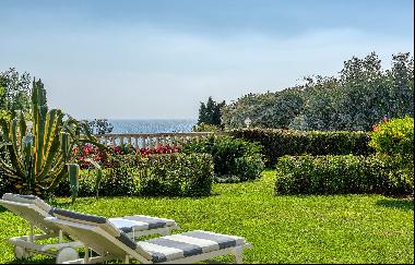 2 bedroomed apartment with garden for sale - Sea view