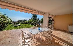 2 bedroomed apartment with garden for sale - Sea view