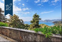 Historical luxury villa with panoramic views of the sea in Liguria