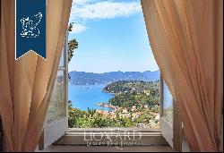 Historical luxury villa with panoramic views of the sea in Liguria