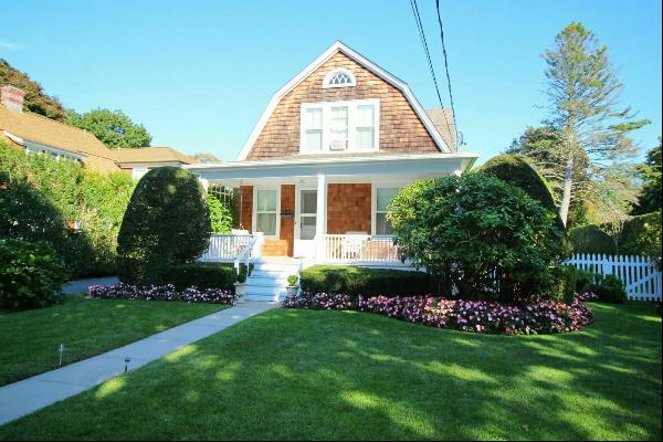 This 2 story Dutch Colonial appeals to the person seeking a classic setting in a tradition