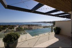 Frontline Beach Villa-Apartment, Estepona