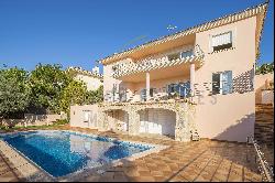 Well maintained Mediterranean villa with panoramic views