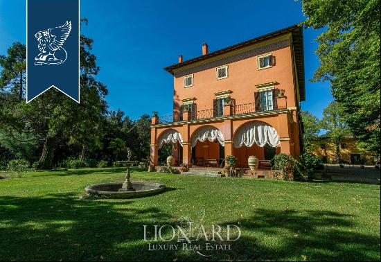 Elegant estate with pool for sale just a few kilometres from the renowned Lake Trasimeno