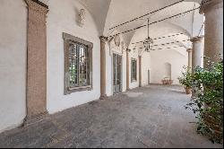 Exquisite residence of a historic palace dating back to the 1600s.