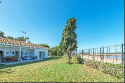 House with sea views in a unique enclave next to the port of Chipiona