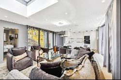 Cotswold Mews, London, SW11 3EE