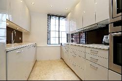 Park Mount Lodge, 12-14 Reeves Mews, Mayfair, London, W1K 2EG