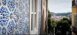 Hostel building - good investment opportunity, Lisbon PT 1200-459