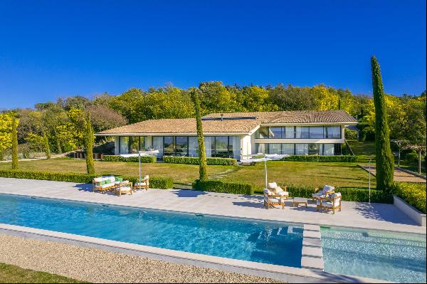 Beautifully designed 6-bedroom and 6-bathroom 'architect' villa for sale near Cannes with 