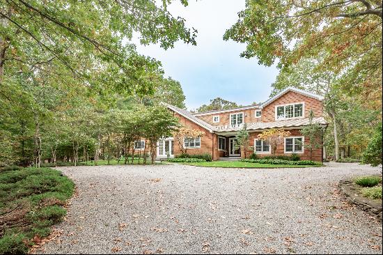 RENOVATED EAST HAMPTON HOME WITH POOL