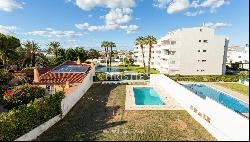 Spacious villa, with sea view, Quarteira, Algarve