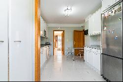 Terraced house, 3 bedrooms, for Sale