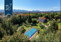 Luxurious estate with pool for sale in Capannori