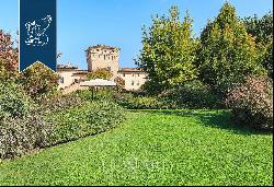 Stunning castle with a 13th-century tower for sale in Cortemaggiore