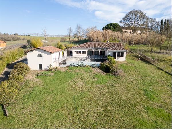 Between Verfeil and Lavaur for sale contemporary property