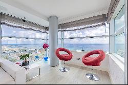 Penthouse with spectacular open sea and city views in Diagonal Mar