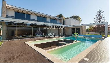 Luxury villa with pool and garden, for sale, in Valongo, Porto, Portugal