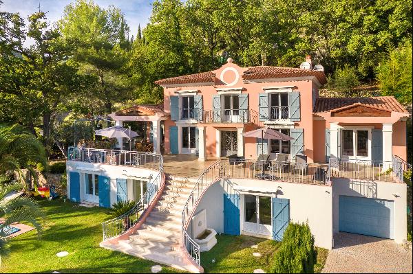 A beautiful Belle-Epoque villa for sale in Grasse with panoramic views down to the Mediter